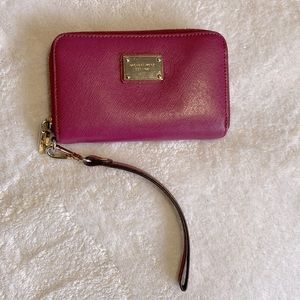 Michael Kors Jet set wristlet